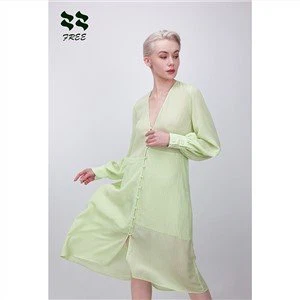 Vestido casual con cuello en V profundo con